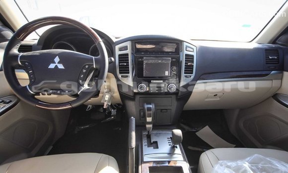 Buy Import Mitsubishi Pajero White Car in Import - Dubai in Baa Buy Import Mitsubishi Pajero White Car in Import - Dubai in Baa
