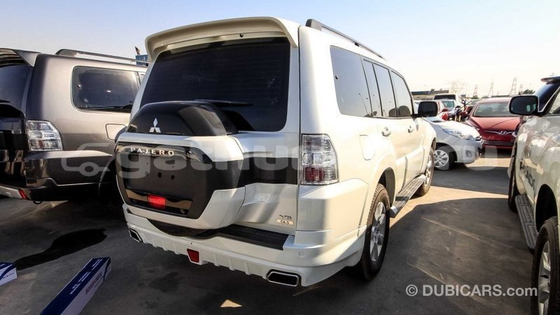 Big with watermark mitsubishi pajero baa import dubai 1527