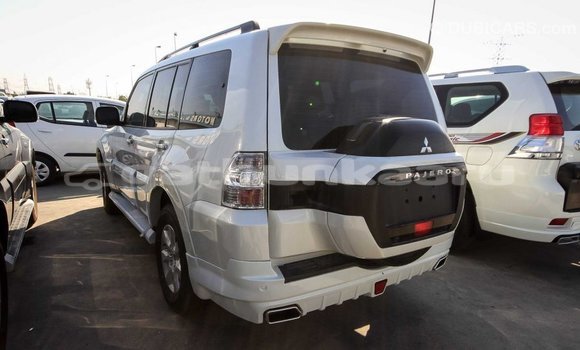 Buy Import Mitsubishi Pajero White Car in Import - Dubai in Baa Buy Import Mitsubishi Pajero White Car in Import - Dubai in Baa