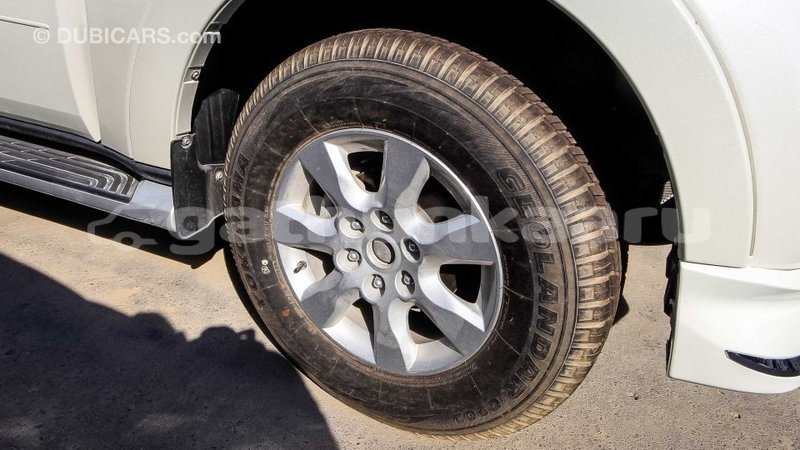 Big with watermark mitsubishi pajero baa import dubai 1527