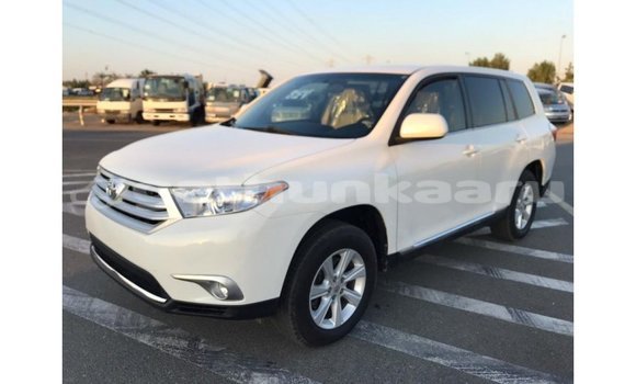 Buy Import Toyota Highlander White Car in Import - Dubai in Baa Buy Import Toyota Highlander White Car in Import - Dubai in Baa