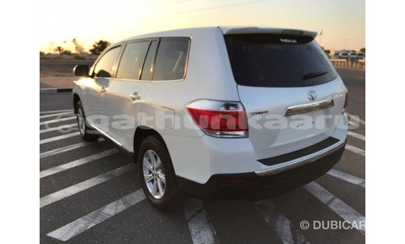 Buy Import Toyota Highlander White Car in Import - Dubai in Baa Buy Import Toyota Highlander White Car in Import - Dubai in Baa
