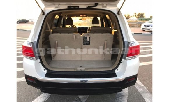 Buy Import Toyota Highlander White Car in Import - Dubai in Baa Buy Import Toyota Highlander White Car in Import - Dubai in Baa