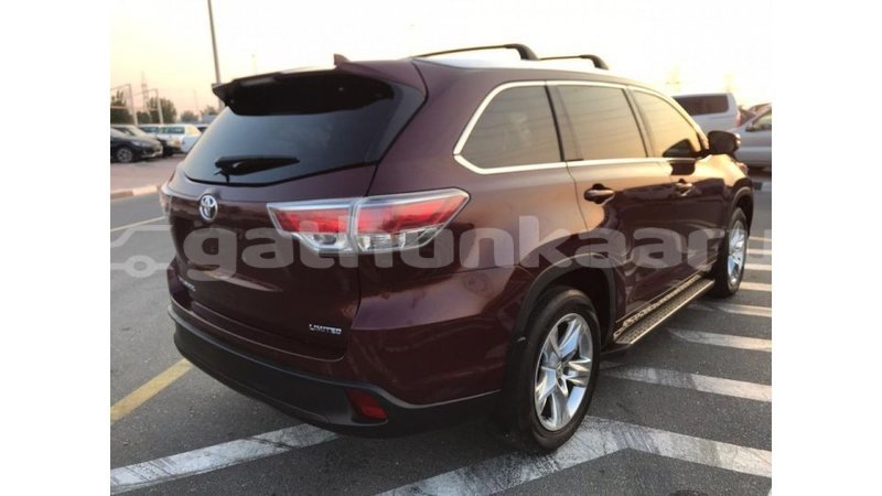 Big with watermark toyota highlander baa import dubai 1557