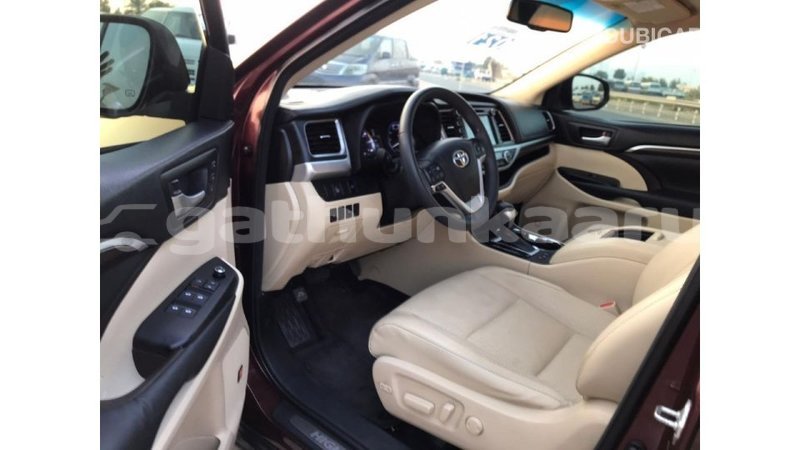 Big with watermark toyota highlander baa import dubai 1557