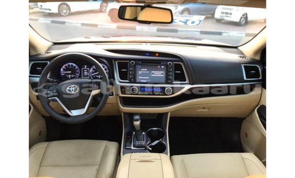 Buy Import Toyota Highlander Other Car in Import - Dubai in Baa Buy Import Toyota Highlander Other Car in Import - Dubai in Baa
