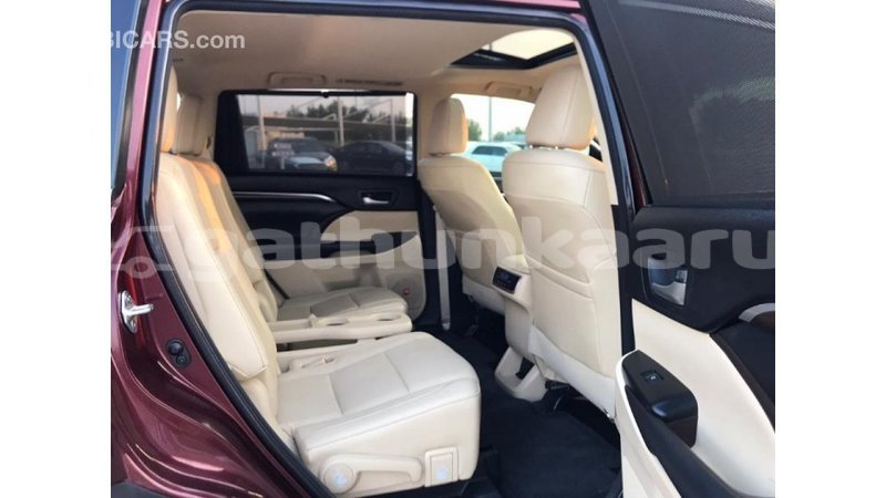 Big with watermark toyota highlander baa import dubai 1557