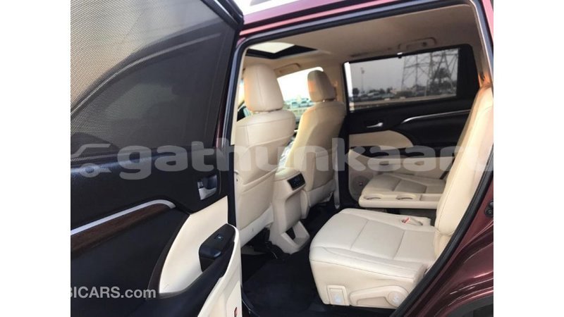 Big with watermark toyota highlander baa import dubai 1557
