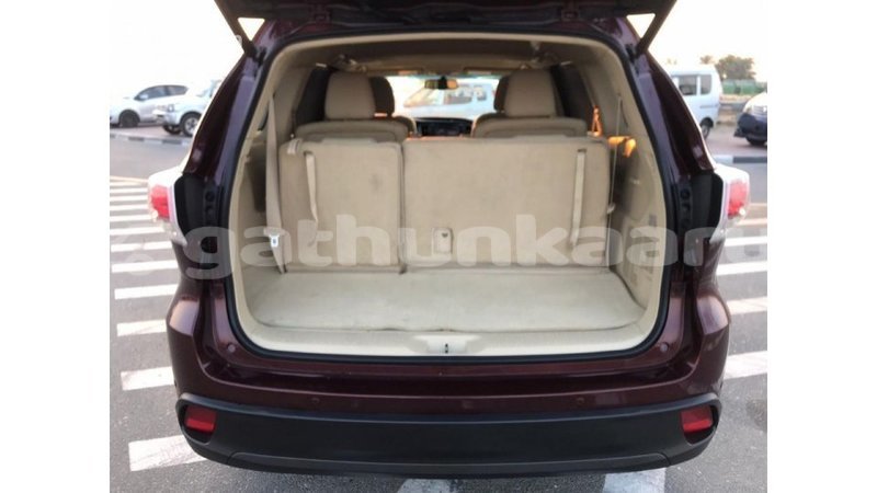Big with watermark toyota highlander baa import dubai 1557