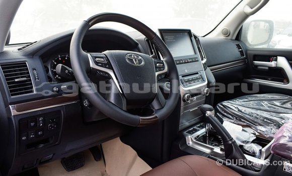 Buy Import Toyota Land Cruiser White Car in Import - Dubai in Baa Buy Import Toyota Land Cruiser White Car in Import - Dubai in Baa