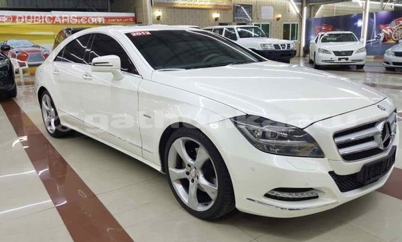 Buy Import Mercedes-Benz 190 (W201) White Car in Import - Dubai in Baa Buy Import Mercedes-Benz 190 (W201) White Car in Import - Dubai in Baa