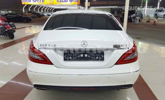 Buy Import Mercedes-Benz 190 (W201) White Car in Import - Dubai in Baa Buy Import Mercedes-Benz 190 (W201) White Car in Import - Dubai in Baa