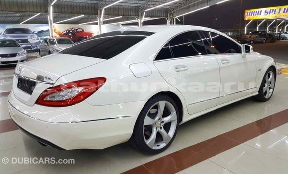 Buy Import Mercedes-Benz 190 (W201) White Car in Import - Dubai in Baa Buy Import Mercedes-Benz 190 (W201) White Car in Import - Dubai in Baa