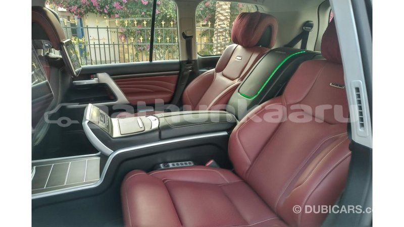 Big with watermark toyota land cruiser baa import dubai 1565