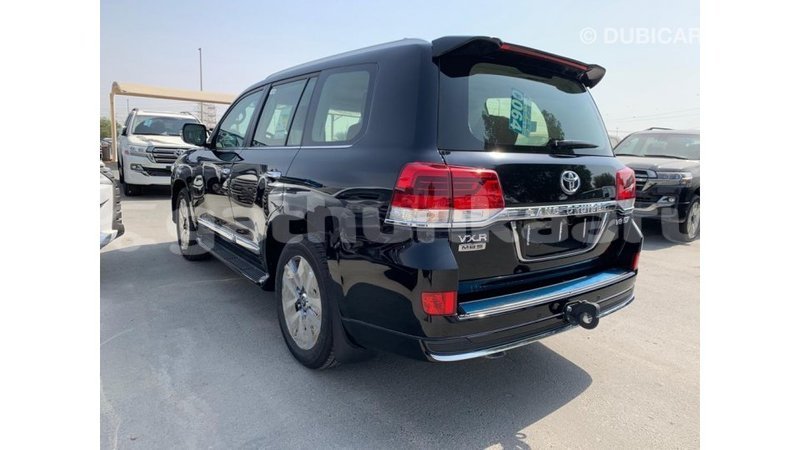 Big with watermark toyota land cruiser baa import dubai 1565