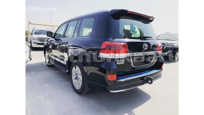 Big with watermark toyota land cruiser baa import dubai 1565