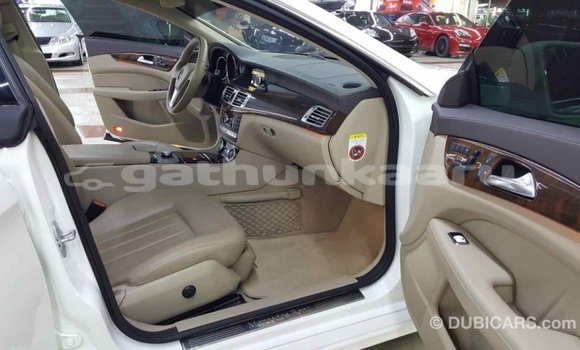 Buy Import Mercedes-Benz 190 (W201) White Car in Import - Dubai in Baa Buy Import Mercedes-Benz 190 (W201) White Car in Import - Dubai in Baa