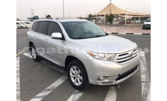 Buy Import Toyota Highlander Other Car in Import - Dubai in Baa Buy Import Toyota Highlander Other Car in Import - Dubai in Baa