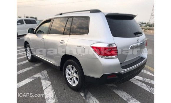 Buy Import Toyota Highlander Other Car in Import - Dubai in Baa Buy Import Toyota Highlander Other Car in Import - Dubai in Baa