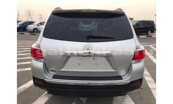 Buy Import Toyota Highlander Other Car in Import - Dubai in Baa Buy Import Toyota Highlander Other Car in Import - Dubai in Baa