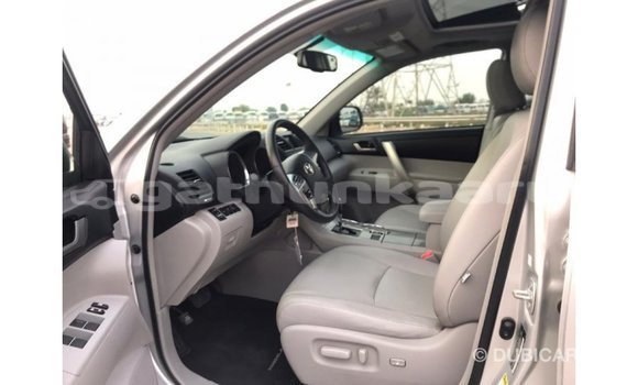 Buy Import Toyota Highlander Other Car in Import - Dubai in Baa Buy Import Toyota Highlander Other Car in Import - Dubai in Baa