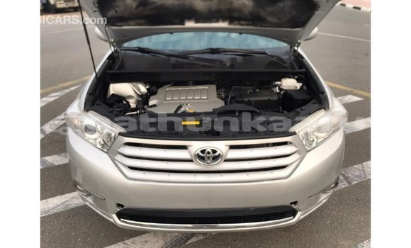 Buy Import Toyota Highlander Other Car in Import - Dubai in Baa Buy Import Toyota Highlander Other Car in Import - Dubai in Baa