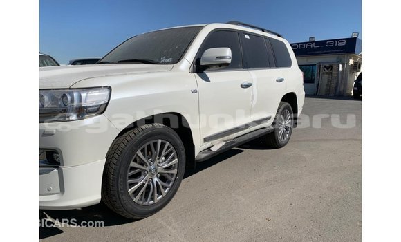 Buy Import Toyota Land Cruiser White Car in Import - Dubai in Baa Buy Import Toyota Land Cruiser White Car in Import - Dubai in Baa