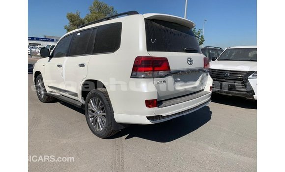 Buy Import Toyota Land Cruiser White Car in Import - Dubai in Baa Buy Import Toyota Land Cruiser White Car in Import - Dubai in Baa