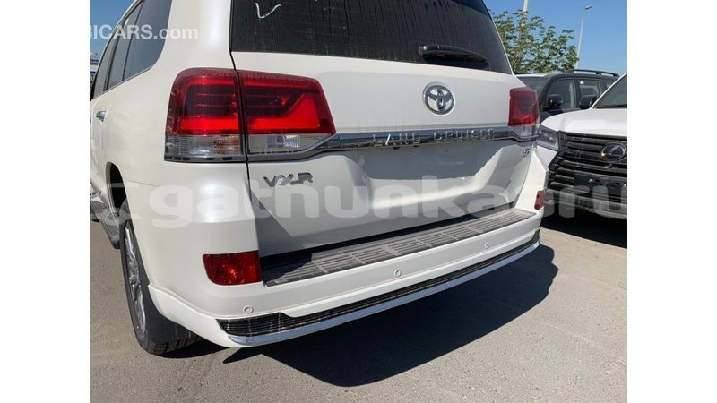 Big with watermark toyota land cruiser baa import dubai 1598