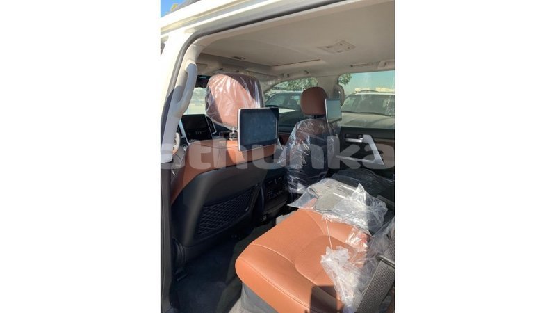 Big with watermark toyota land cruiser baa import dubai 1598