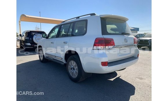 Buy Import Toyota Land Cruiser White Car in Import - Dubai in Baa Buy Import Toyota Land Cruiser White Car in Import - Dubai in Baa