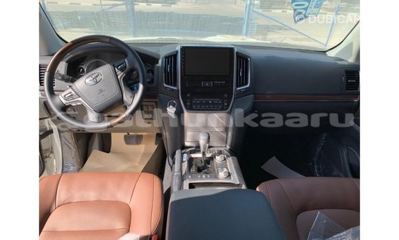 Buy Import Toyota Land Cruiser White Car in Import - Dubai in Baa Buy Import Toyota Land Cruiser White Car in Import - Dubai in Baa