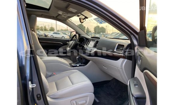 Buy Import Toyota Highlander Blue Car in Import - Dubai in Baa Buy Import Toyota Highlander Blue Car in Import - Dubai in Baa