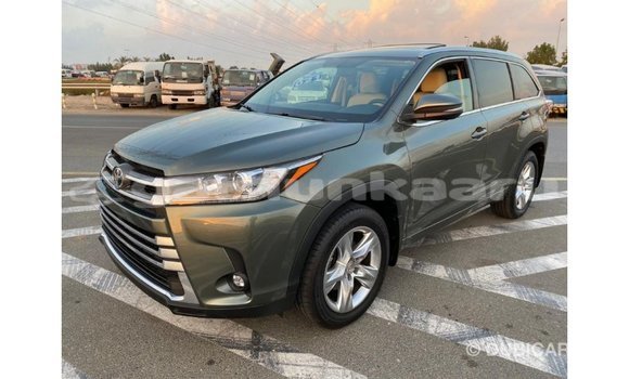 Buy Import Toyota Highlander Green Car in Import - Dubai in Baa Buy Import Toyota Highlander Green Car in Import - Dubai in Baa