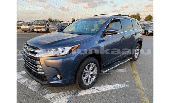Buy Import Toyota Highlander Blue Car in Import - Dubai in Baa Buy Import Toyota Highlander Blue Car in Import - Dubai in Baa