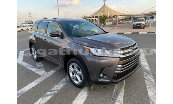 Buy Import Toyota Highlander Other Car in Import - Dubai in Baa Buy Import Toyota Highlander Other Car in Import - Dubai in Baa