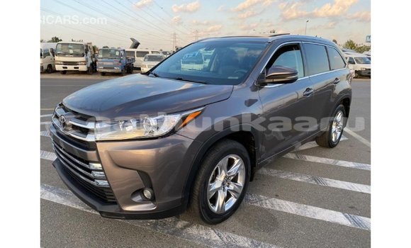 Buy Import Toyota Highlander Other Car in Import - Dubai in Baa Buy Import Toyota Highlander Other Car in Import - Dubai in Baa