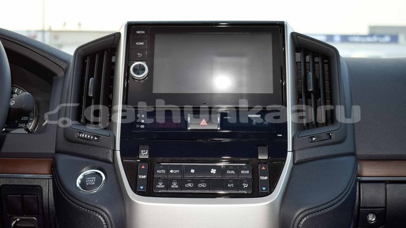 Big with watermark toyota land cruiser baa import dubai 1624