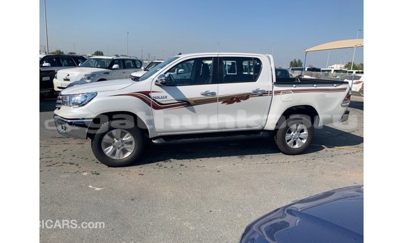 Buy Import Toyota Hilux White Car in Import - Dubai in Baa Buy Import Toyota Hilux White Car in Import - Dubai in Baa