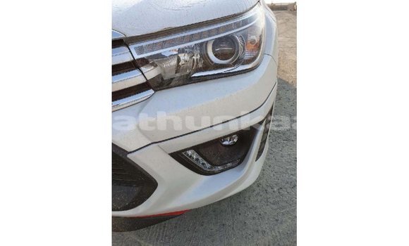 Buy Import Toyota Hilux White Car in Import - Dubai in Baa Buy Import Toyota Hilux White Car in Import - Dubai in Baa