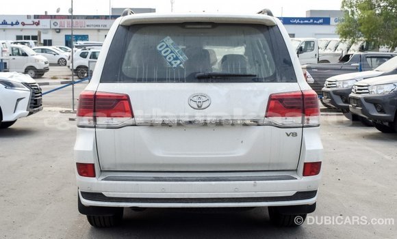 Buy Import Toyota Land Cruiser White Car in Import - Dubai in Baa Buy Import Toyota Land Cruiser White Car in Import - Dubai in Baa