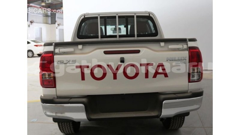 Big with watermark toyota hilux baa import dubai 1643