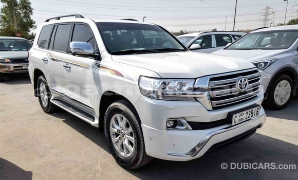 Buy Import Toyota Land Cruiser White Car in Import - Dubai in Baa Buy Import Toyota Land Cruiser White Car in Import - Dubai in Baa