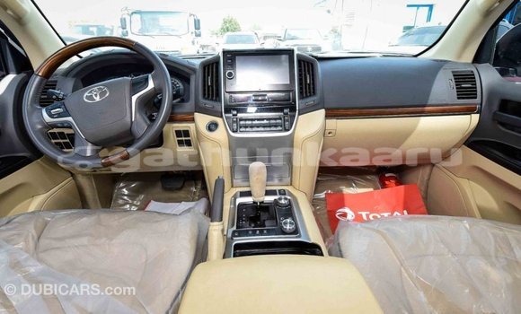 Buy Import Toyota Land Cruiser White Car in Import - Dubai in Baa Buy Import Toyota Land Cruiser White Car in Import - Dubai in Baa