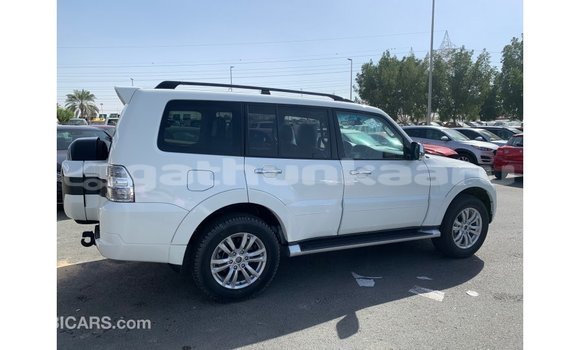 Buy Import Mitsubishi Pajero White Car in Import - Dubai in Baa Buy Import Mitsubishi Pajero White Car in Import - Dubai in Baa