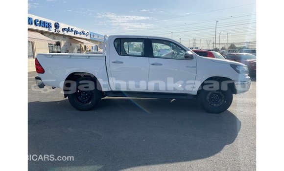 Buy Import Toyota Hilux White Car in Import - Dubai in Baa Buy Import Toyota Hilux White Car in Import - Dubai in Baa
