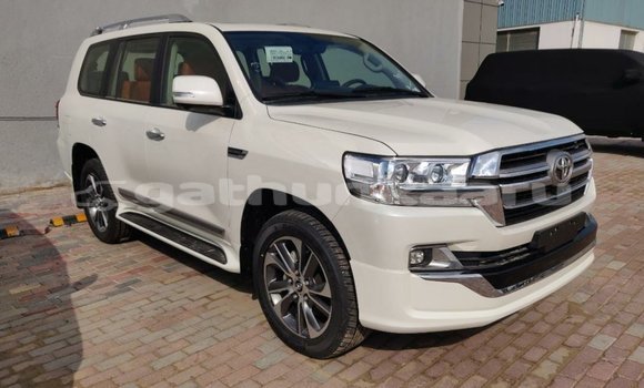 Buy Import Toyota Land Cruiser White Car in Import - Dubai in Baa Buy Import Toyota Land Cruiser White Car in Import - Dubai in Baa