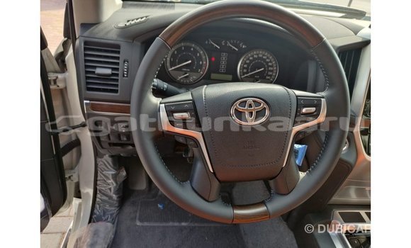 Buy Import Toyota Land Cruiser White Car in Import - Dubai in Baa Buy Import Toyota Land Cruiser White Car in Import - Dubai in Baa
