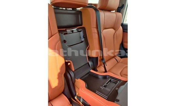 Buy Import Toyota Land Cruiser White Car in Import - Dubai in Baa Buy Import Toyota Land Cruiser White Car in Import - Dubai in Baa