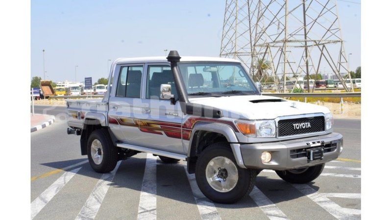 Big with watermark toyota land cruiser baa import dubai 1685